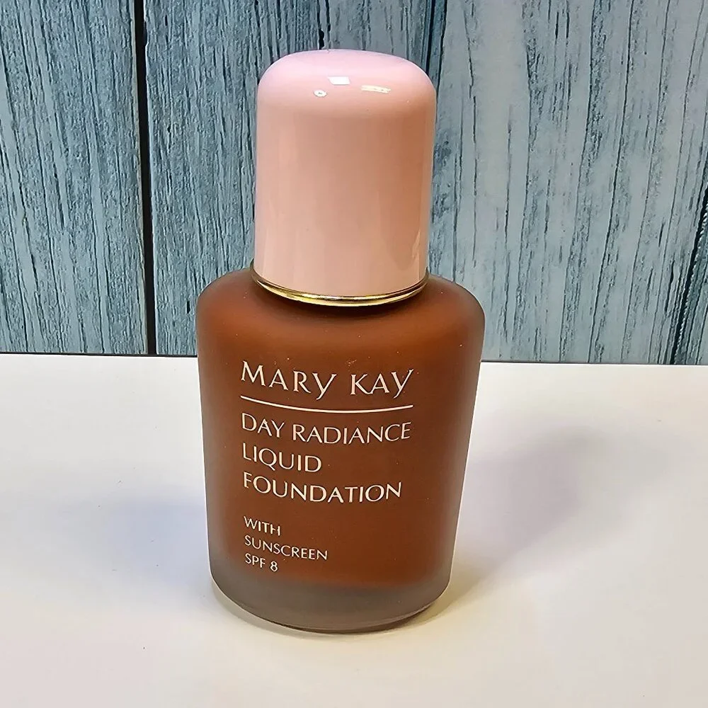 Mary Kay‎ Day Radiance Liquid Foundation - Rich Bronze #5736 - NIB Old Stock